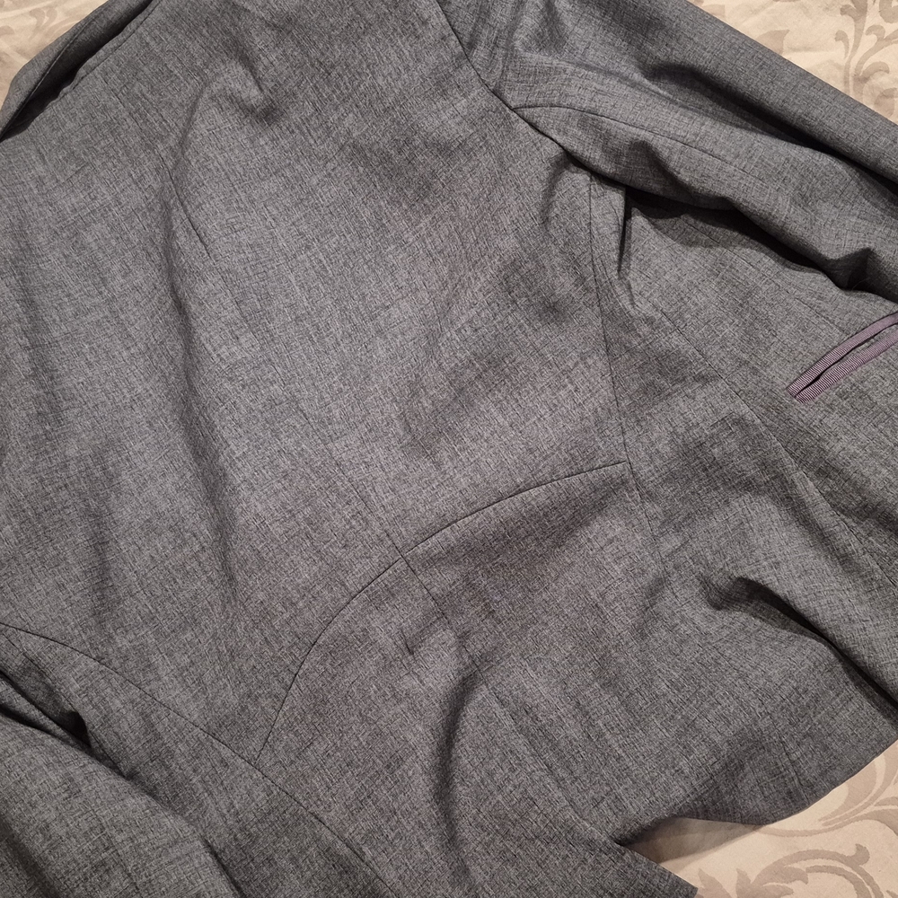 Women's Blazers - Picture 3 of 12